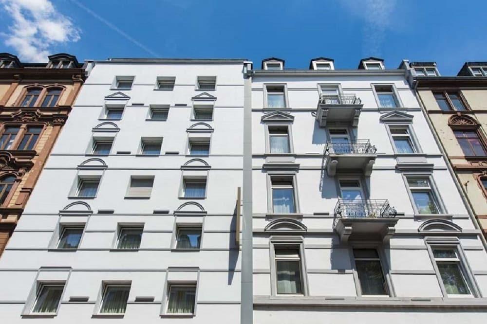 Ambassador Hotel Франкфурт на Майн Екстериор снимка